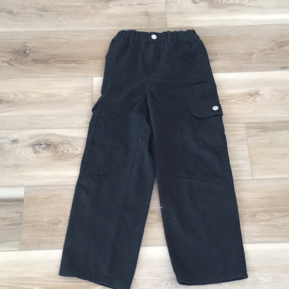 SHEIN size 9/10 girls elastic waist jeans cargo. color black silver buttons